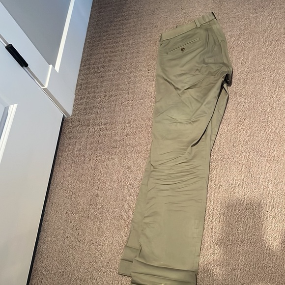 Gap slim khakis. Army green - Picture 2 of 3